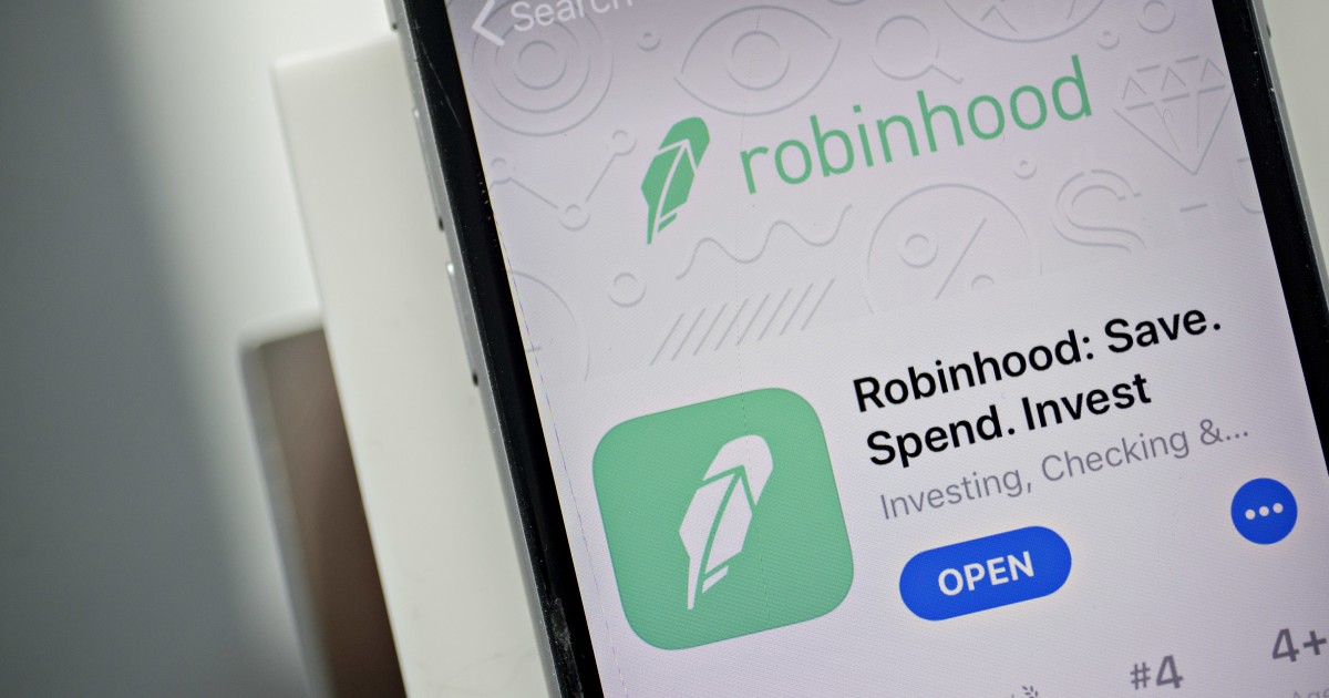 Robinhood angered banks. Now it wants to be one